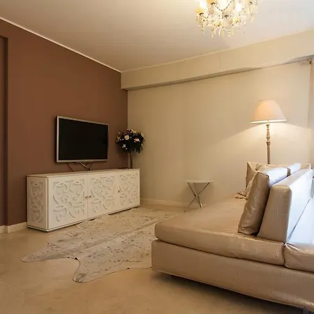 Carlton Riviera Apartman *